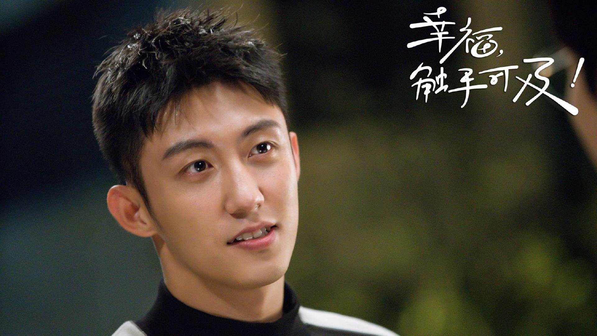 开云官网APP下载-库里在家中设置私人篮球训练区，库里私人训练师