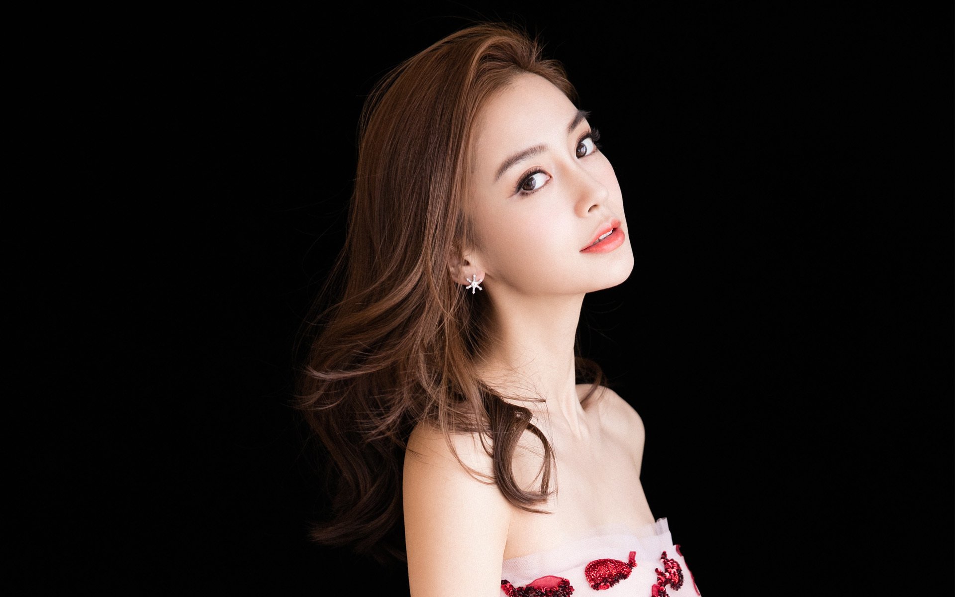 kaiyun体育app-简:与全黑队其他球员默契配合,展现出超高进攻威胁,mf简黑